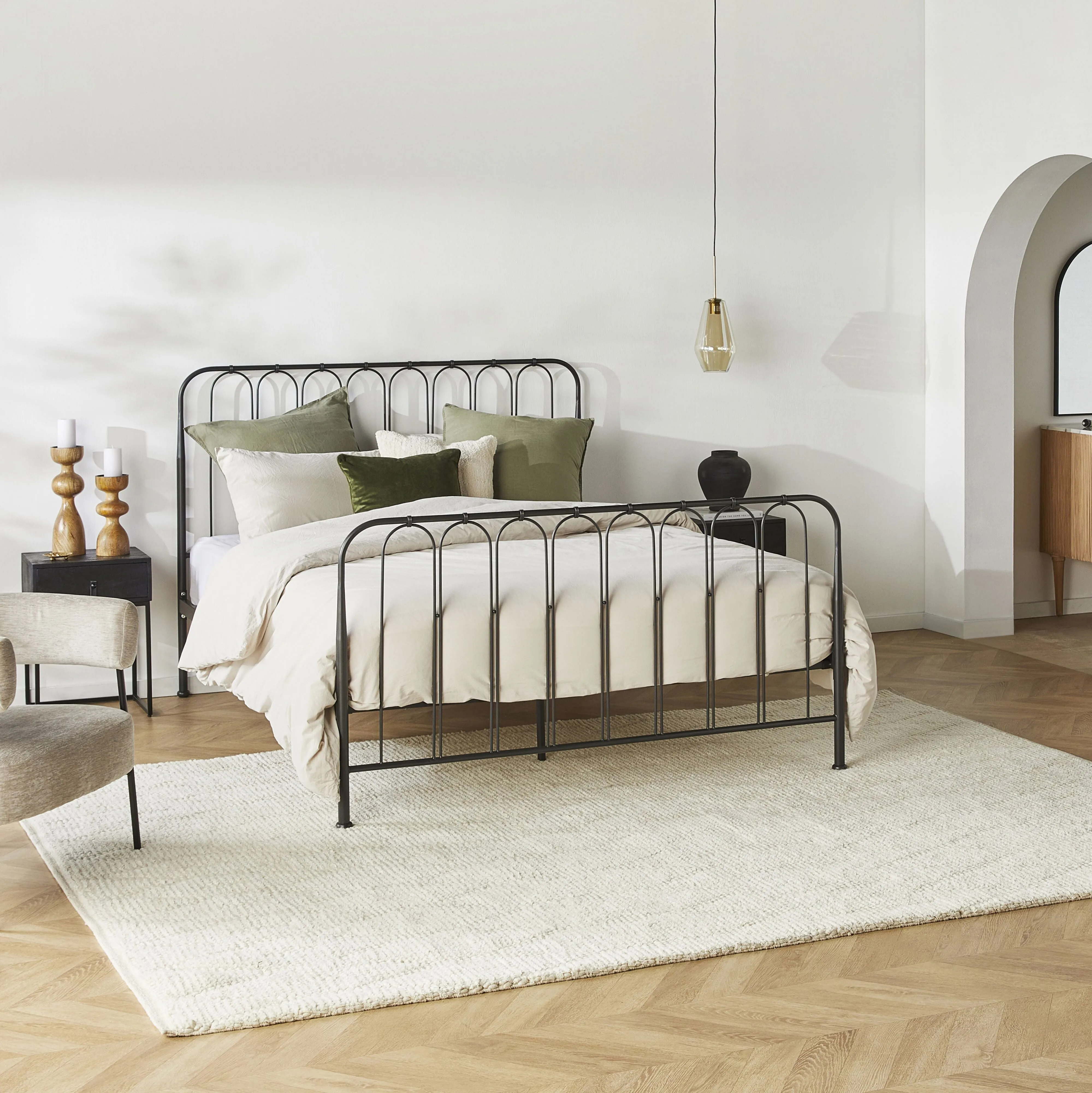 Lottie Queen Bed