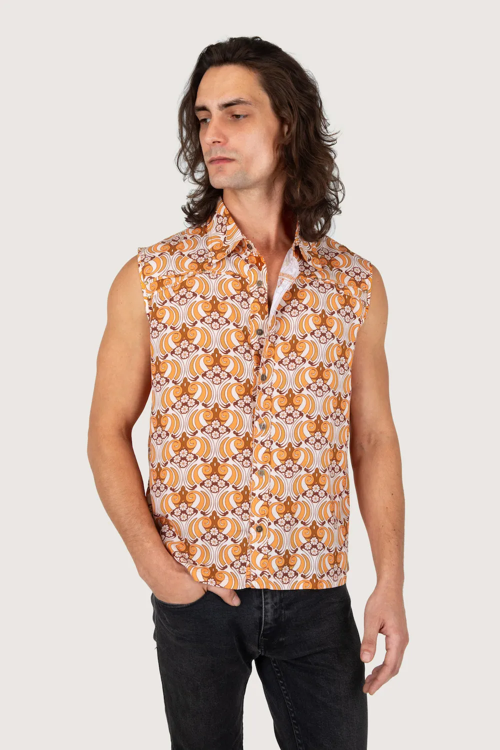 THE "GROOVE' SLEEVELESS SHIRT