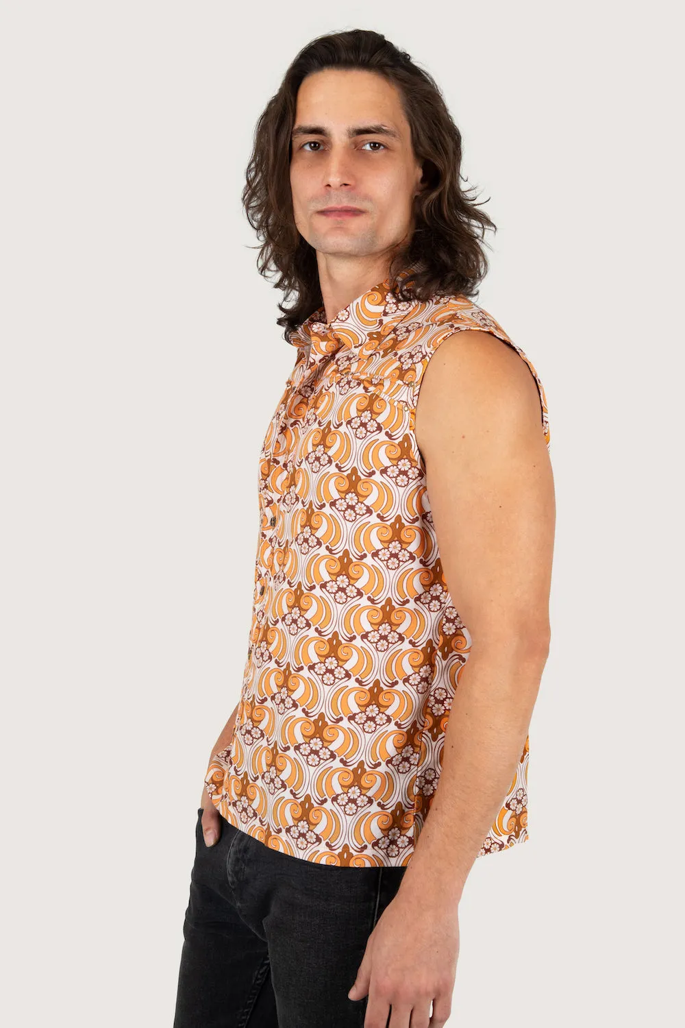 THE "GROOVE' SLEEVELESS SHIRT